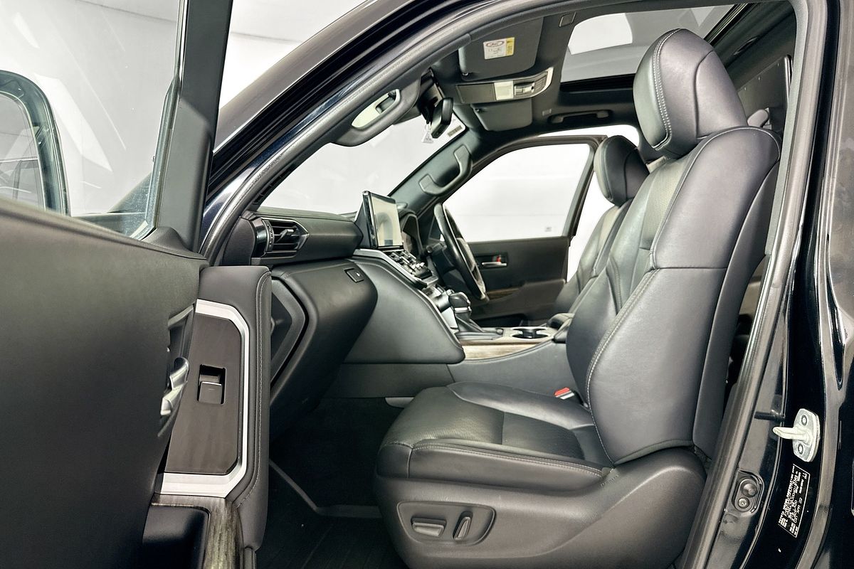 2022 Toyota LANDCRUISER LC300 SAHARA (4x4) FJA300R