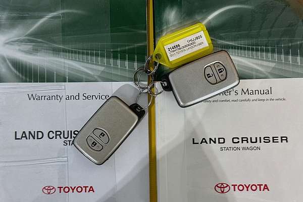 2011 Toyota LANDCRUISER GXL (4x4) UZJ200R 09 UPGRADE