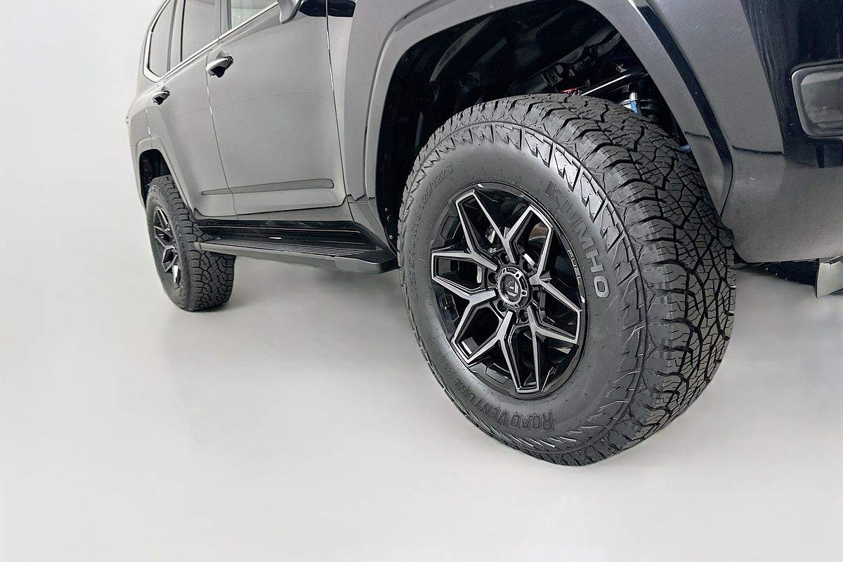 2022 Toyota LANDCRUISER LC300 SAHARA (4x4) FJA300R