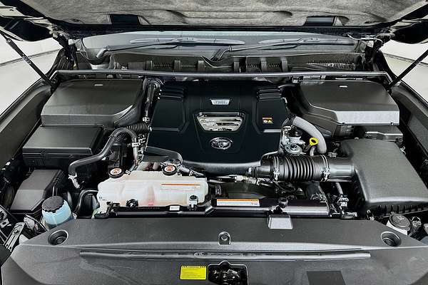 2023 Toyota Landcruiser LC300 SAHARA (4x4) FJA300R