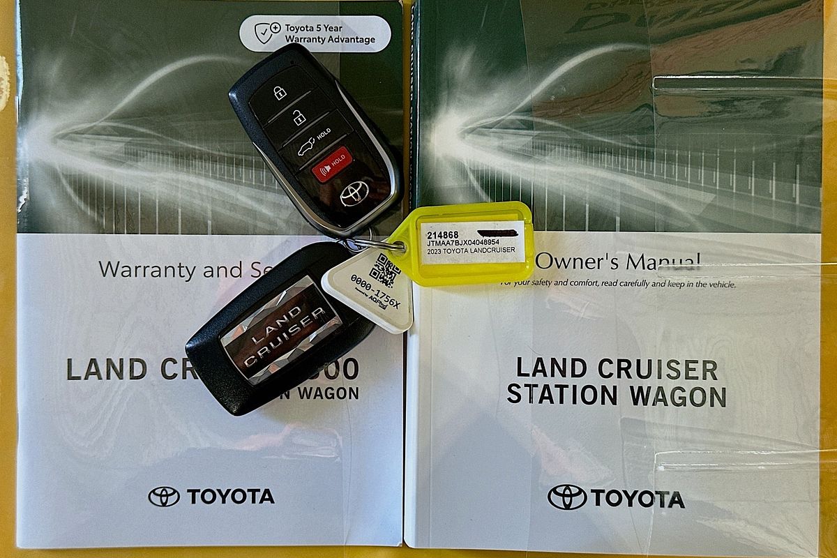 2023 Toyota Landcruiser LC300 SAHARA (4x4) FJA300R