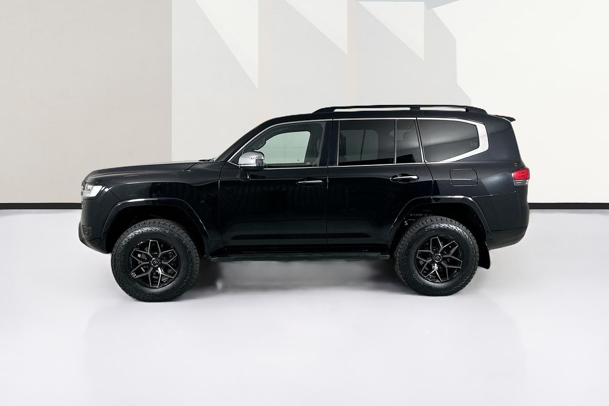 2022 Toyota LANDCRUISER LC300 SAHARA (4x4) FJA300R