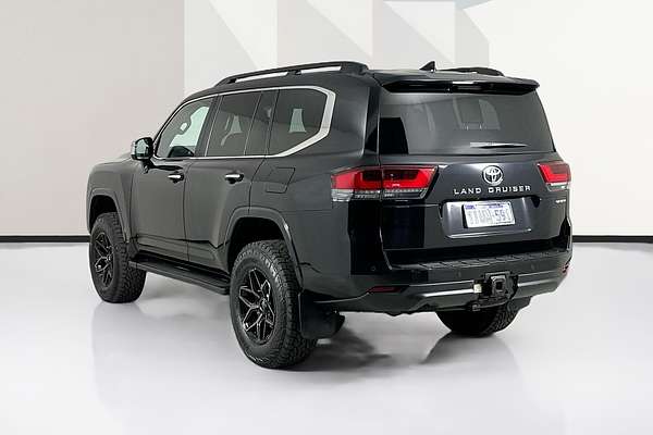 2022 Toyota LANDCRUISER LC300 SAHARA (4x4) FJA300R