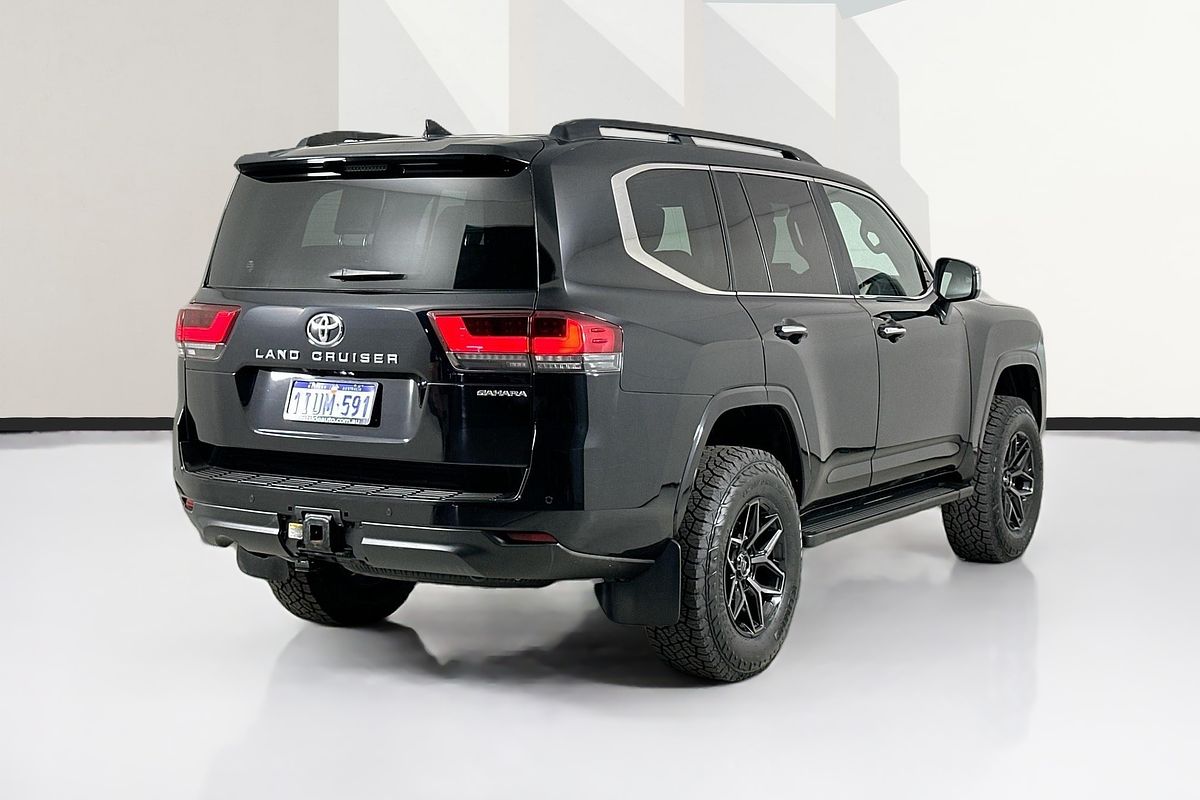 2022 Toyota LANDCRUISER LC300 SAHARA (4x4) FJA300R