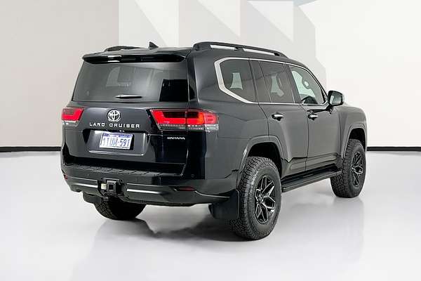 2022 Toyota LANDCRUISER LC300 SAHARA (4x4) FJA300R
