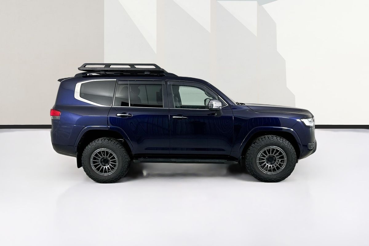 2022 Toyota LANDCRUISER LC300 SAHARA (4x4) FJA300R
