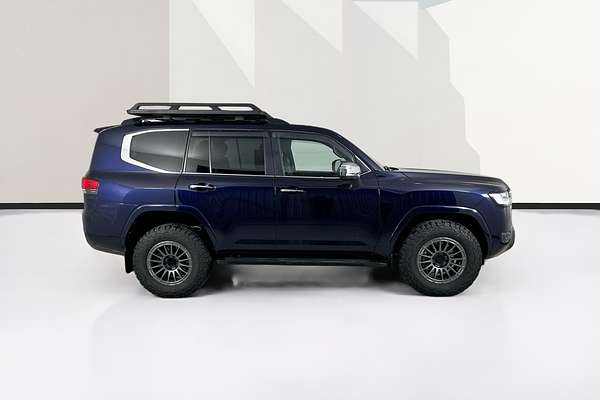 2022 Toyota LANDCRUISER LC300 SAHARA (4x4) FJA300R