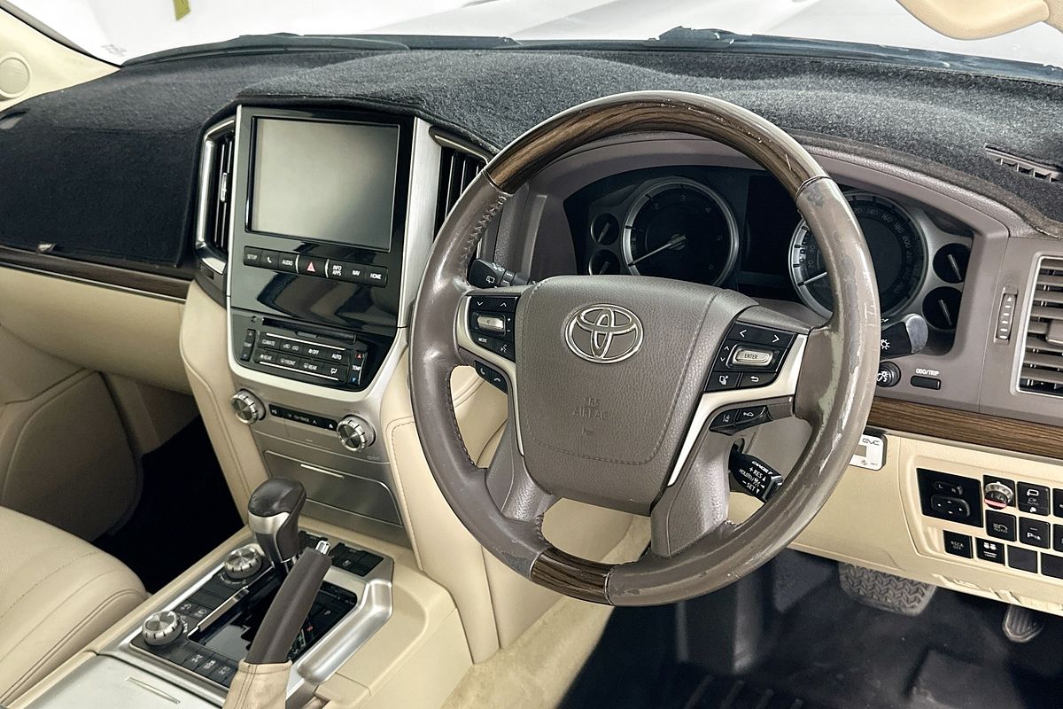 2019 Toyota LANDCRUISER LC200 SAHARA (4x4) VDJ200R