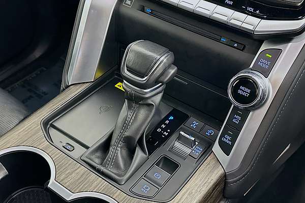 2022 Toyota LANDCRUISER LC300 SAHARA (4x4) FJA300R