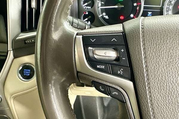 2019 Toyota LANDCRUISER LC200 SAHARA (4x4) VDJ200R