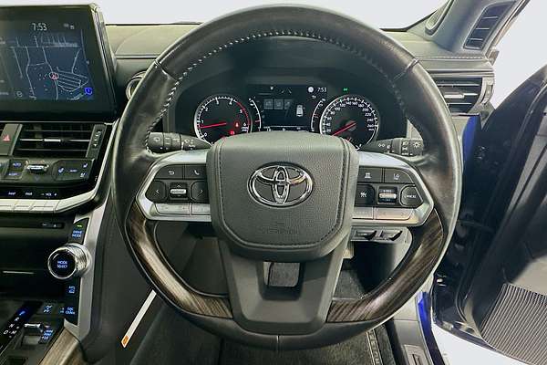 2022 Toyota LANDCRUISER LC300 SAHARA (4x4) FJA300R