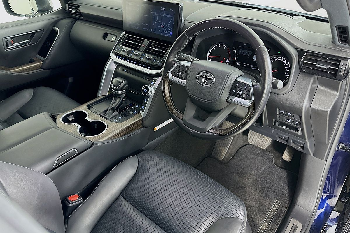 2022 Toyota LANDCRUISER LC300 SAHARA (4x4) FJA300R