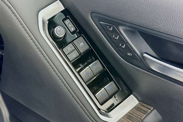2022 Toyota LANDCRUISER LC300 SAHARA (4x4) FJA300R