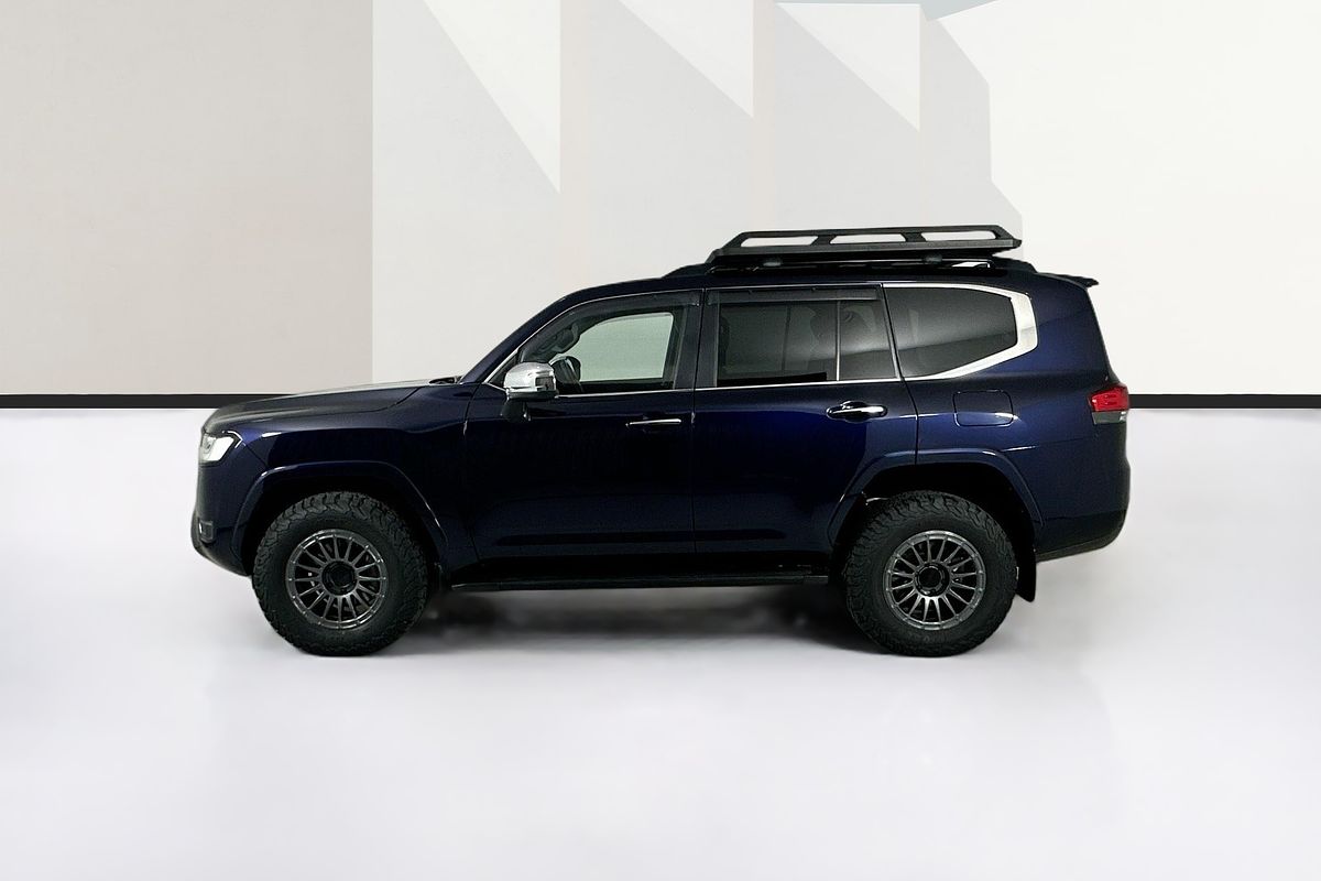 2022 Toyota LANDCRUISER LC300 SAHARA (4x4) FJA300R