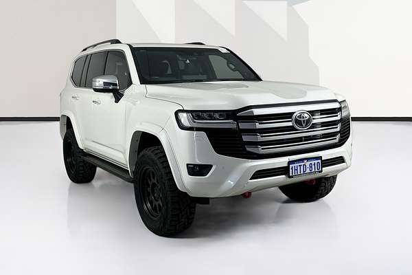 2023 Toyota LANDCRUISER LC300 SAHARA (4x4) FJA300R
