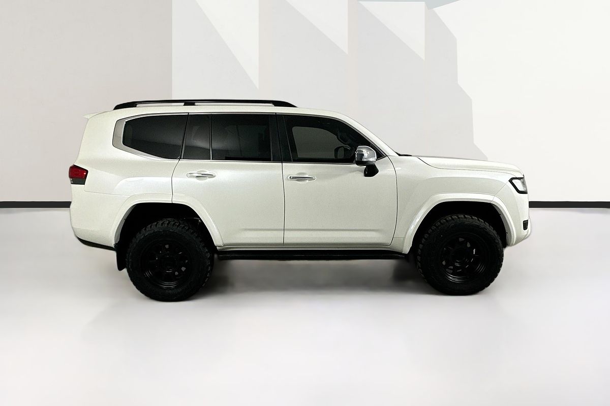 2023 Toyota LANDCRUISER LC300 SAHARA (4x4) FJA300R
