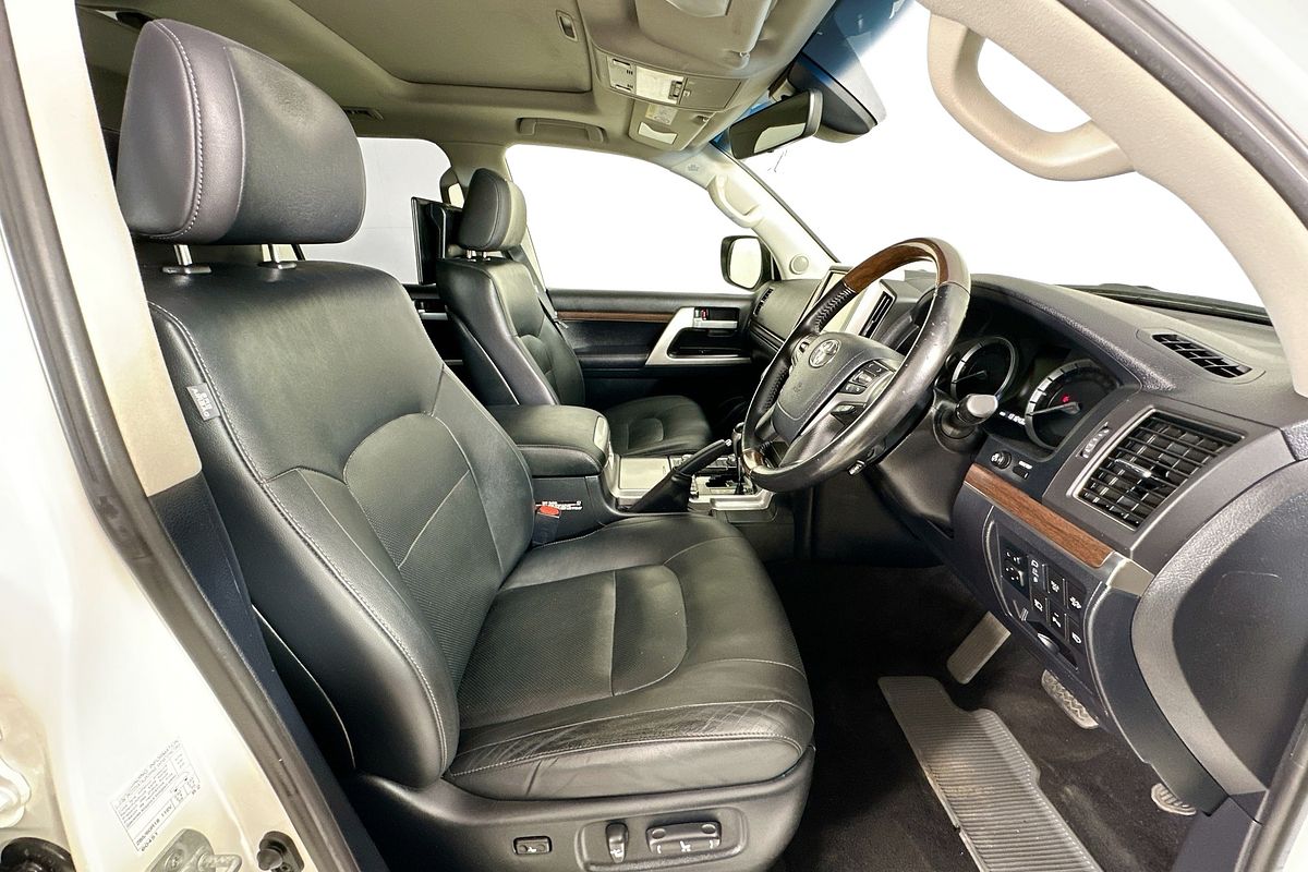 2020 Toyota LANDCRUISER LC200 SAHARA (4x4) VDJ200R