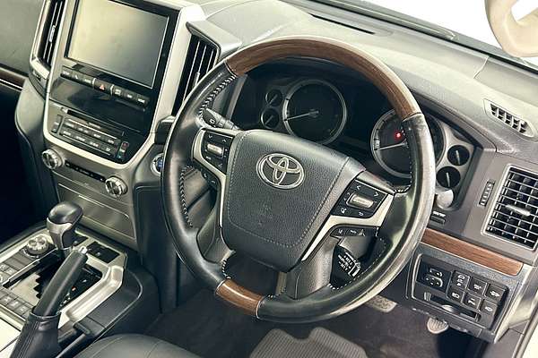 2020 Toyota LANDCRUISER LC200 SAHARA (4x4) VDJ200R