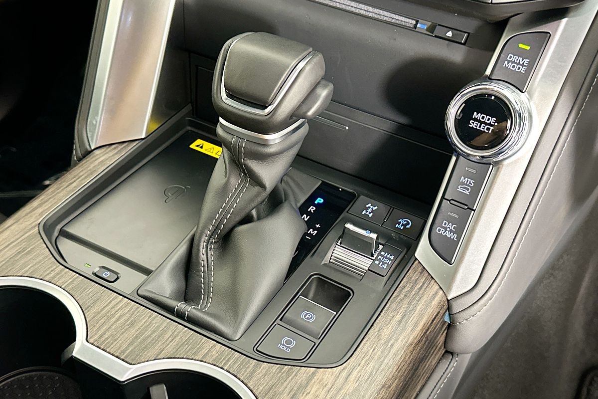 2024 Toyota LANDCRUISER LC300 VX (4x4) FJA300R