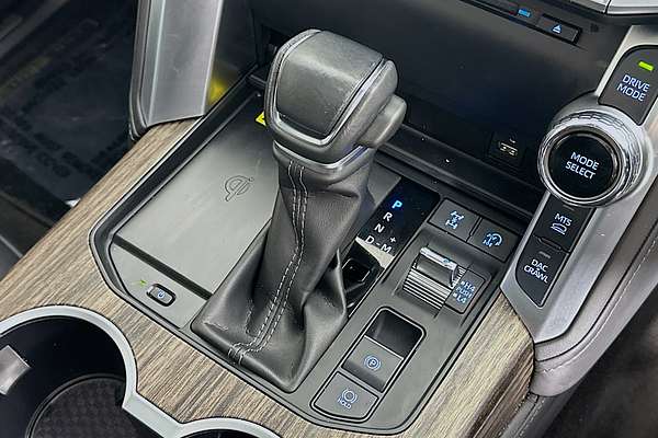 2023 Toyota LANDCRUISER LC300 SAHARA (4x4) FJA300R