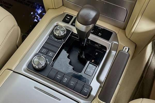 2017 Toyota LANDCRUISER SAHARA (4x4) VDJ200R MY16