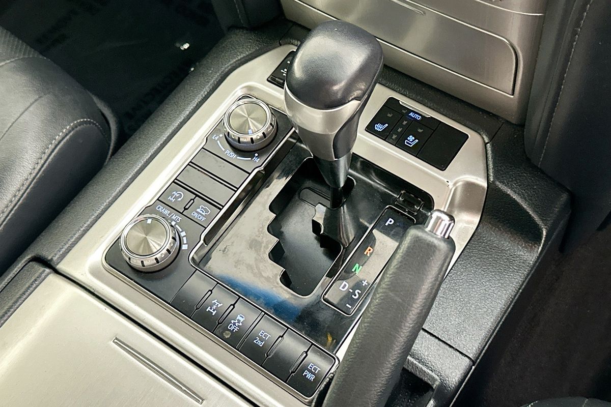 2020 Toyota LANDCRUISER LC200 SAHARA (4x4) VDJ200R