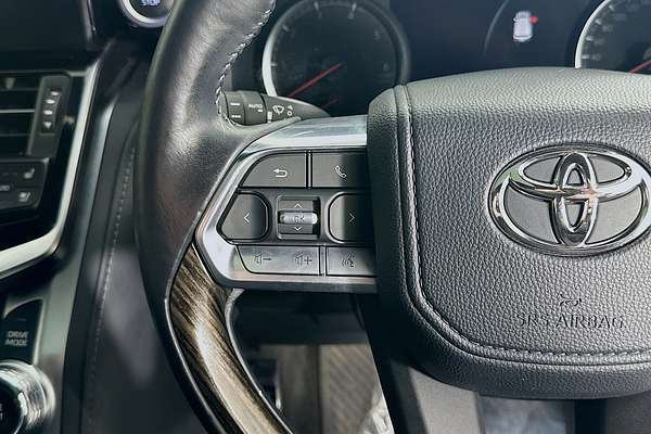 2023 Toyota LANDCRUISER LC300 SAHARA (4x4) FJA300R