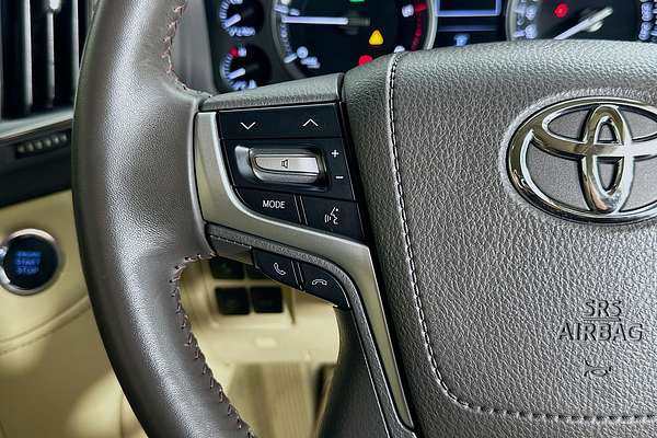 2017 Toyota LANDCRUISER SAHARA (4x4) VDJ200R MY16