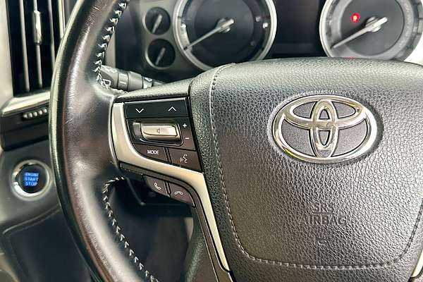2020 Toyota LANDCRUISER LC200 SAHARA (4x4) VDJ200R