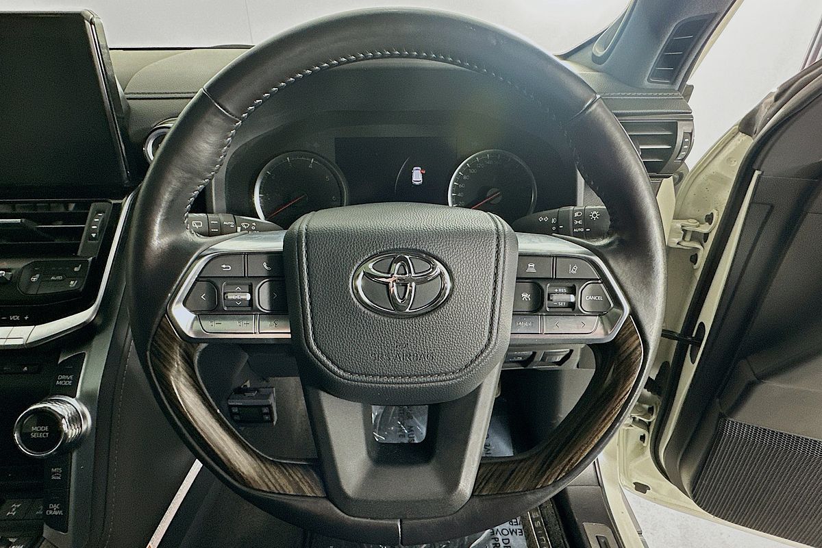 2023 Toyota LANDCRUISER LC300 SAHARA (4x4) FJA300R