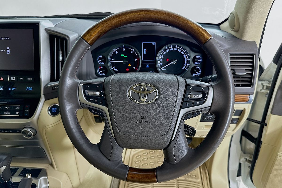 2017 Toyota LANDCRUISER SAHARA (4x4) VDJ200R MY16