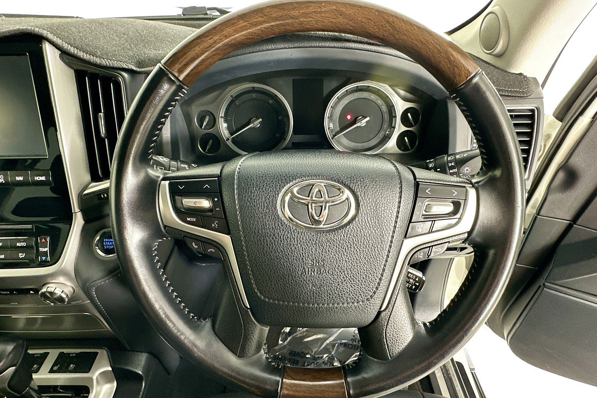 2021 Toyota LANDCRUISER LC200 SAHARA (4x4) VDJ200R