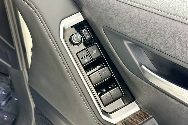 2024 Toyota LANDCRUISER LC300 VX (4x4) FJA300R