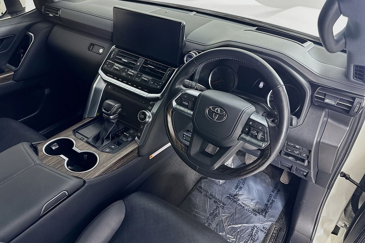 2023 Toyota LANDCRUISER LC300 SAHARA (4x4) FJA300R