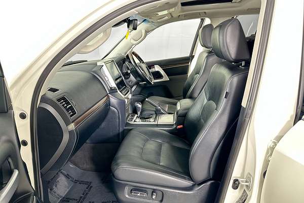 2020 Toyota LANDCRUISER LC200 SAHARA (4x4) VDJ200R