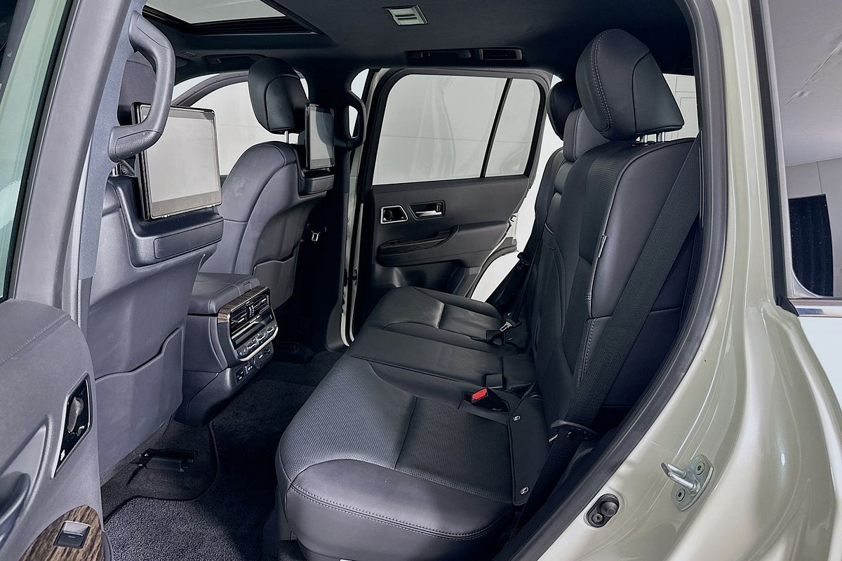 2023 Toyota LANDCRUISER LC300 SAHARA (4x4) FJA300R
