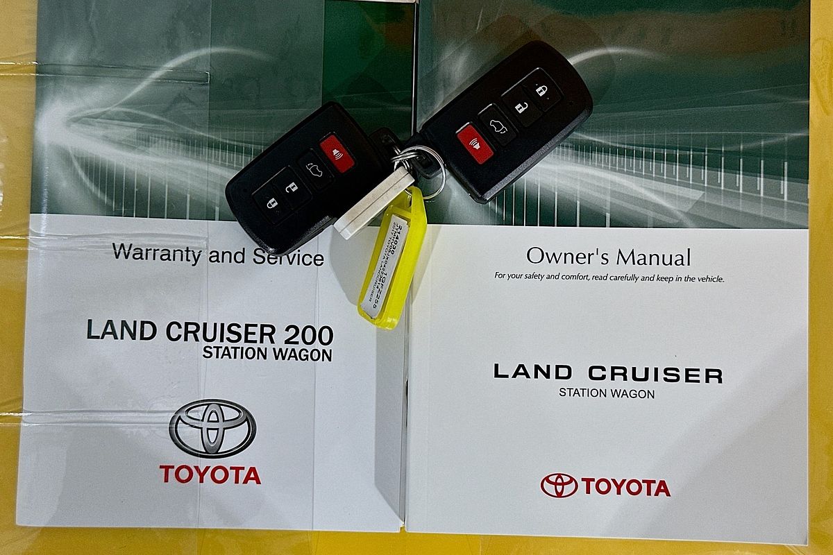 2017 Toyota LANDCRUISER SAHARA (4x4) VDJ200R MY16
