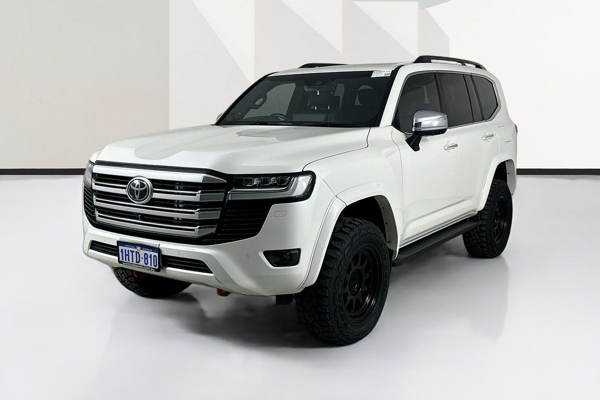 2023 Toyota LANDCRUISER LC300 SAHARA (4x4) FJA300R