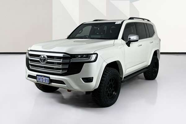 2023 Toyota LANDCRUISER LC300 SAHARA (4x4) FJA300R