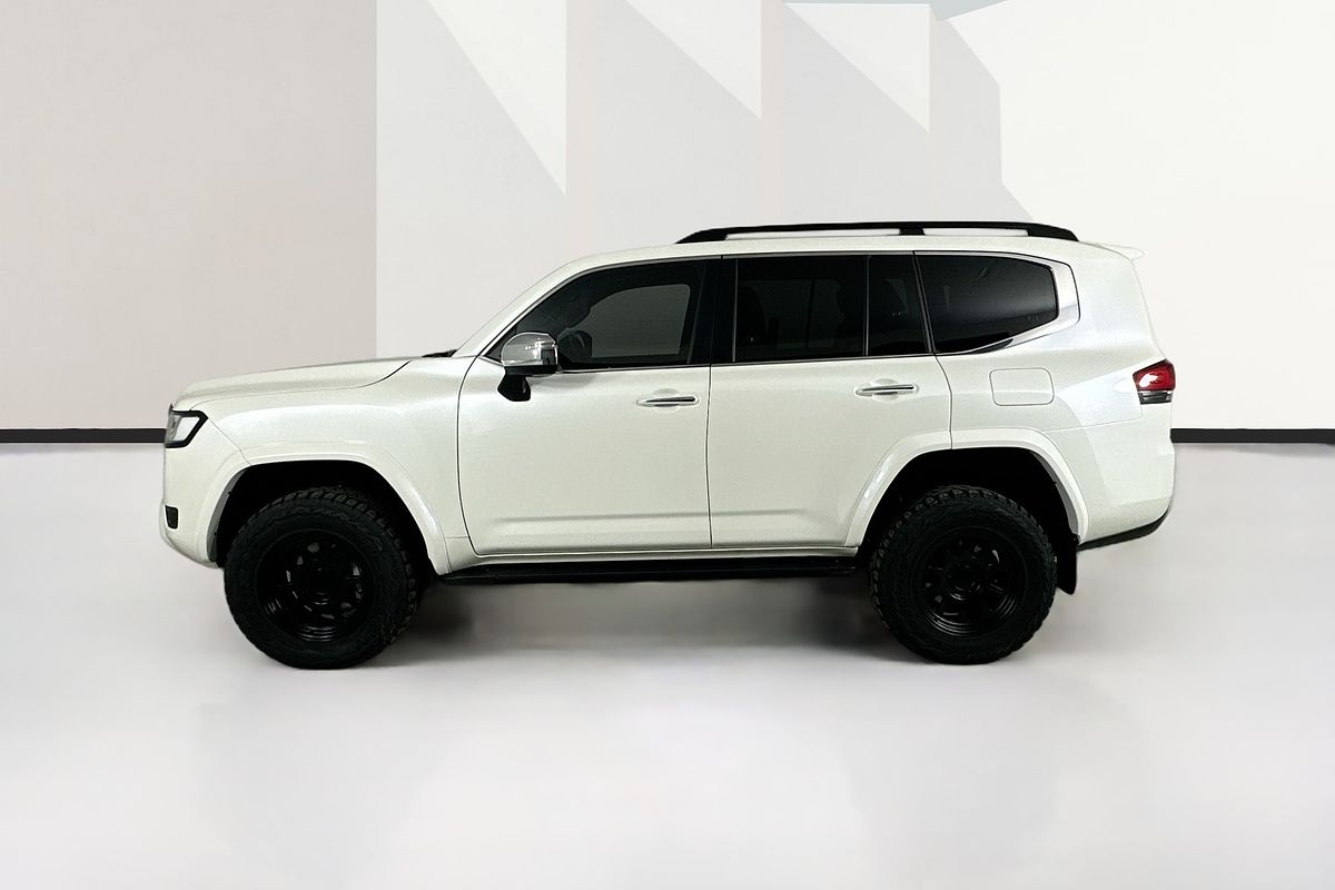 2023 Toyota LANDCRUISER LC300 SAHARA (4x4) FJA300R