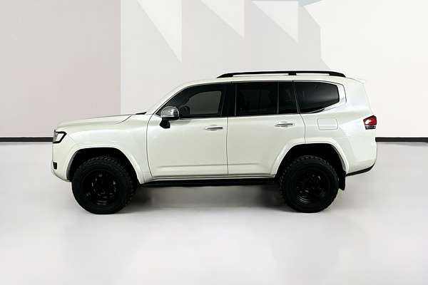 2023 Toyota LANDCRUISER LC300 SAHARA (4x4) FJA300R