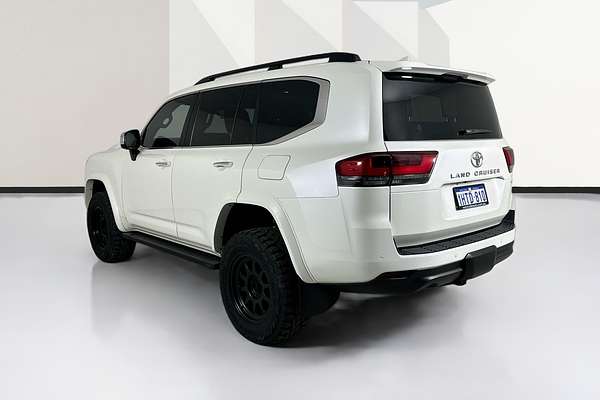 2023 Toyota LANDCRUISER LC300 SAHARA (4x4) FJA300R