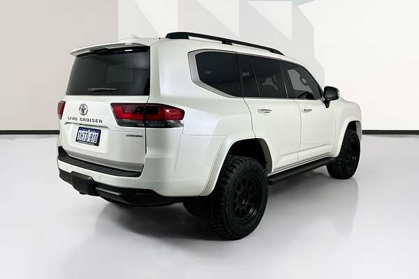 2023 Toyota LANDCRUISER LC300 SAHARA (4x4) FJA300R