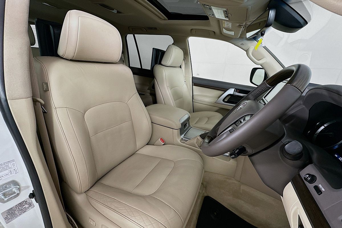 2020 Toyota LANDCRUISER LC200 SAHARA (4x4) VDJ200R