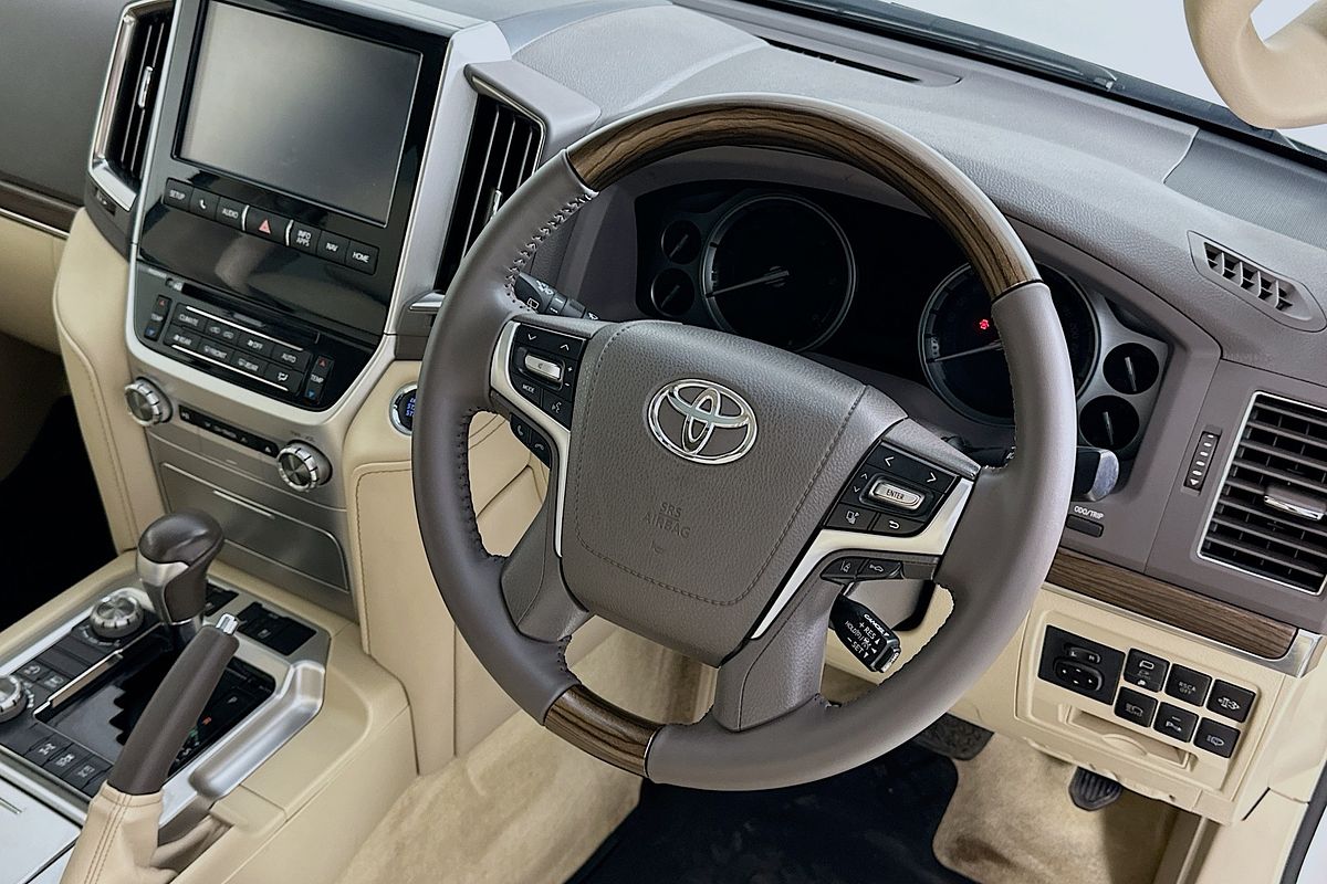2020 Toyota LANDCRUISER LC200 SAHARA (4x4) VDJ200R