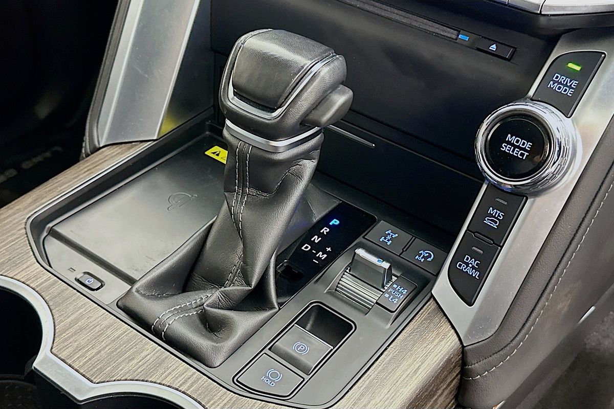 2022 Toyota Landcruiser LC300 VX (4x4) FJA300R