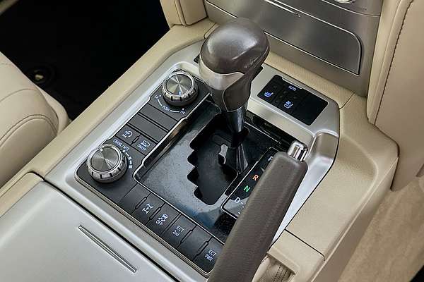 2020 Toyota LANDCRUISER LC200 SAHARA (4x4) VDJ200R