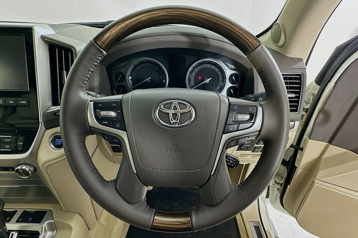 2020 Toyota LANDCRUISER LC200 SAHARA (4x4) VDJ200R