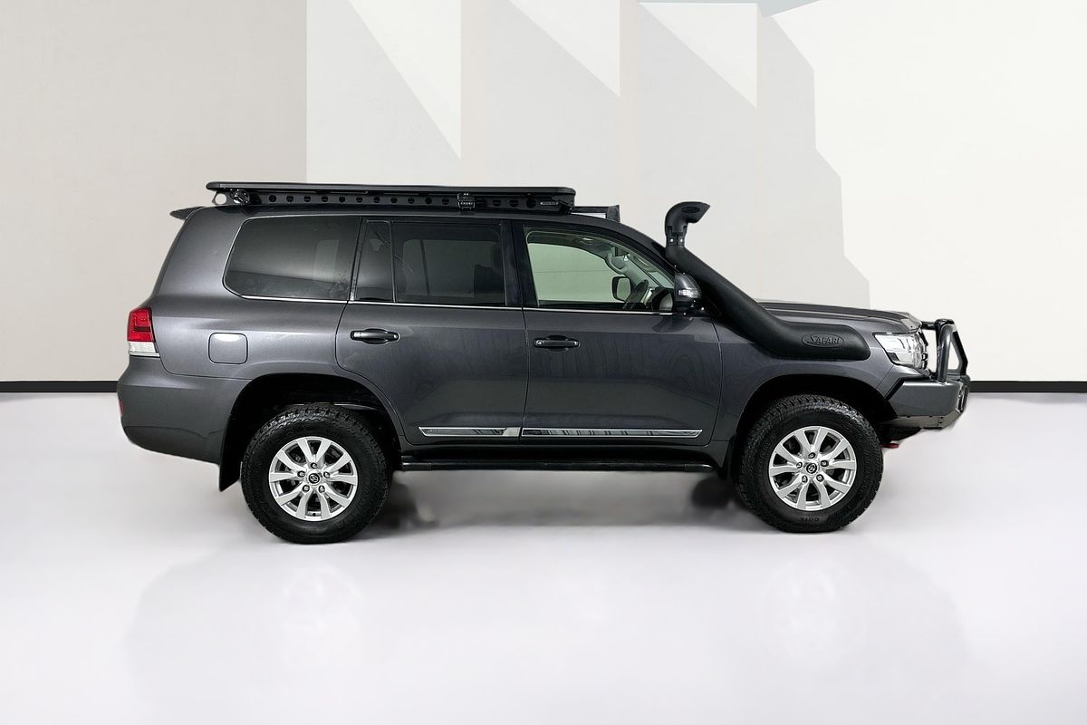 2017 Toyota LANDCRUISER SAHARA (4x4) VDJ200R MY16