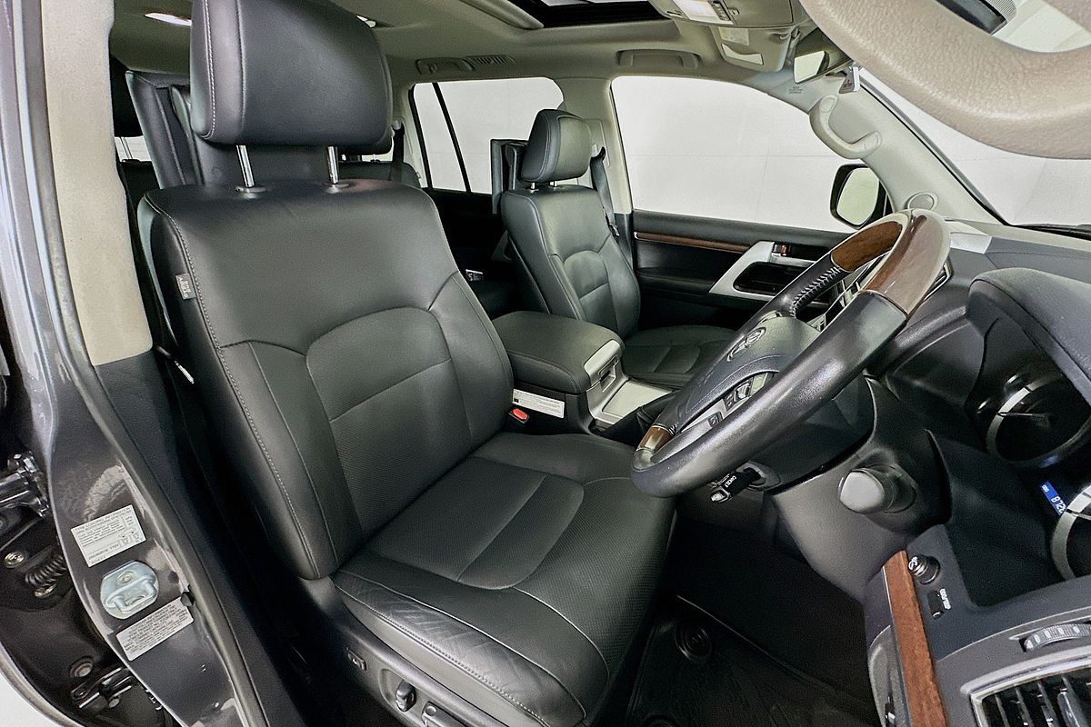 2021 Toyota Landcruiser Sahara VDJ200R